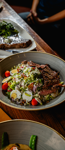 Maggie_McFlys_Steakhouse_Salad_Bread_Beast_Photo-1553 1